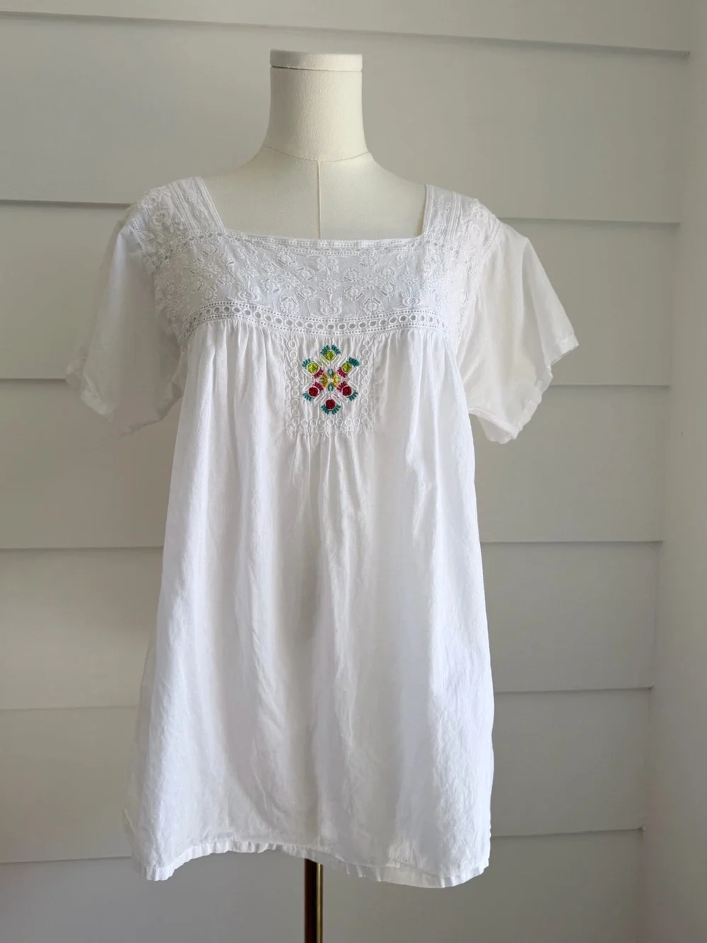 Johnny Was Bohemian White Square-Neck Embroidered Tunic Blouse S
